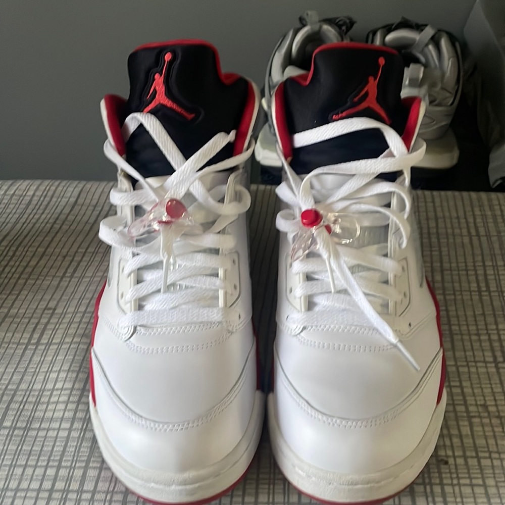 Jordan 5 “fire red”